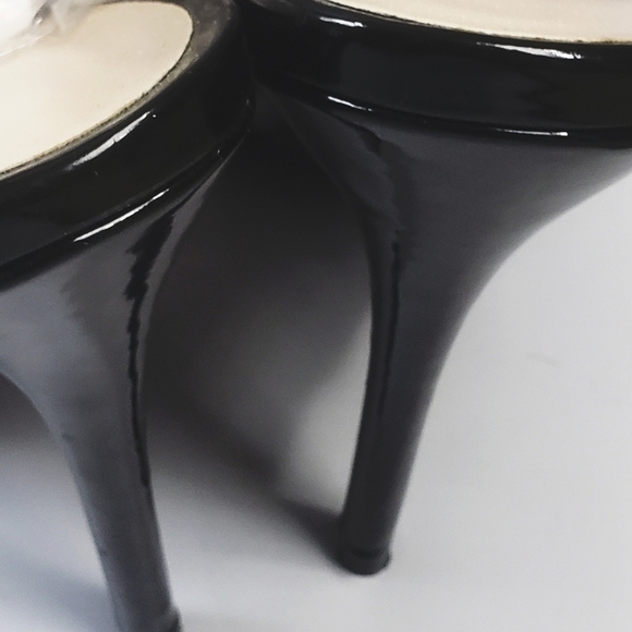 NEW! QUIPID Hologram Cage Peep Toe Sandals 7.5. - Picture 8 of 9